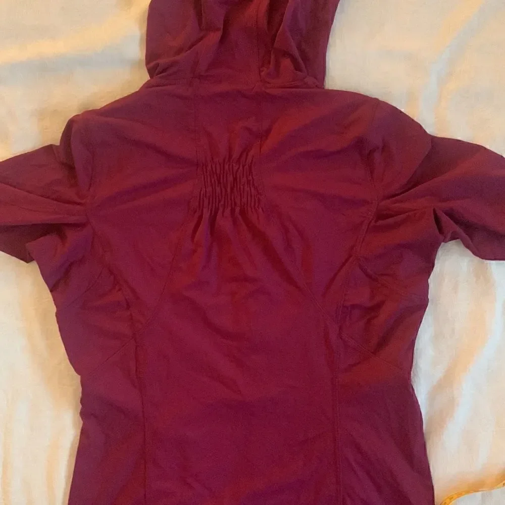 Athleta Raspberry Solana Hoodie Size S Women’s Workout Exercise Gym